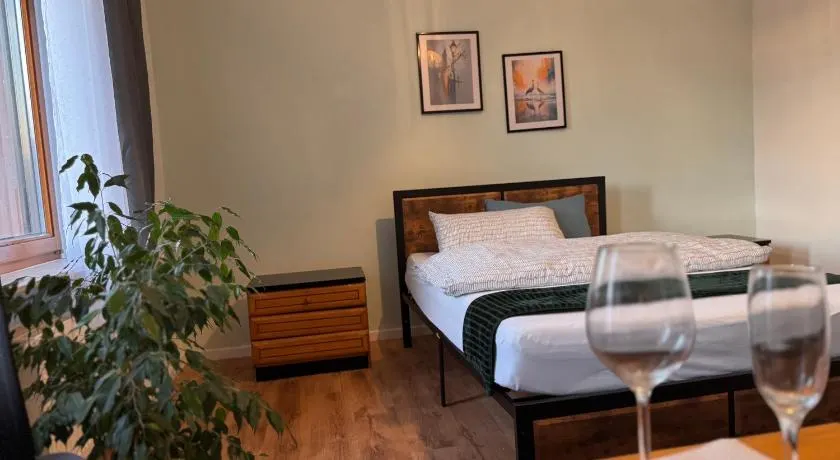 Apartment nahe Frankfurt am Main mit Parkplätzen PKW oder VAN - Image 1