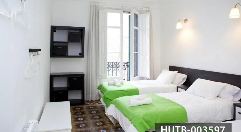 Big Apartment Barcelona Gran via - Image 1