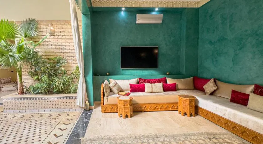 Riad Tonaroz - Image 1