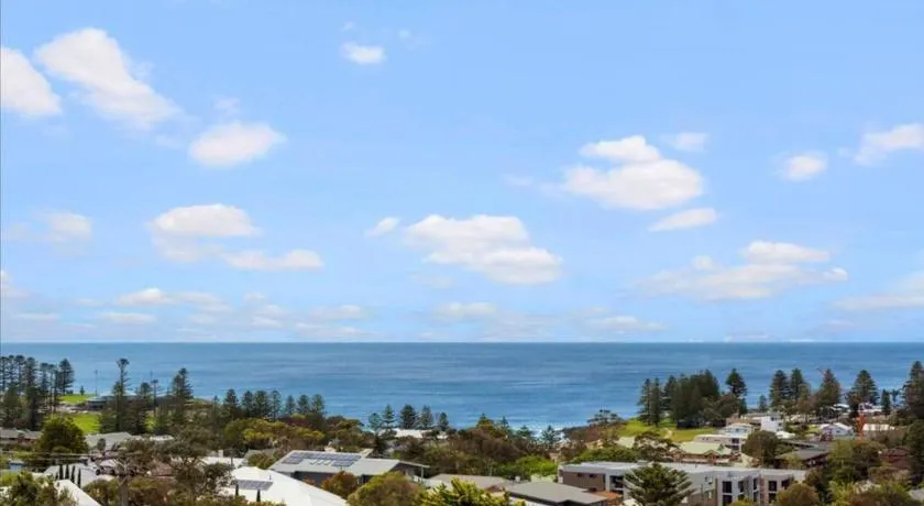 Brand new house, amazing views, walk to the beach! - Image 1