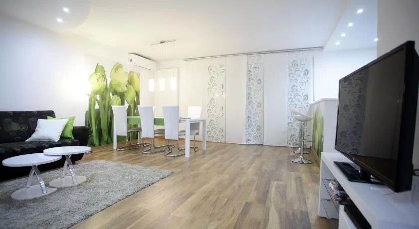 Bonus Apartments - Image 1