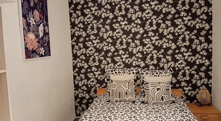 Appartement hyper centre 1 lorient Jardin clos - Image 1
