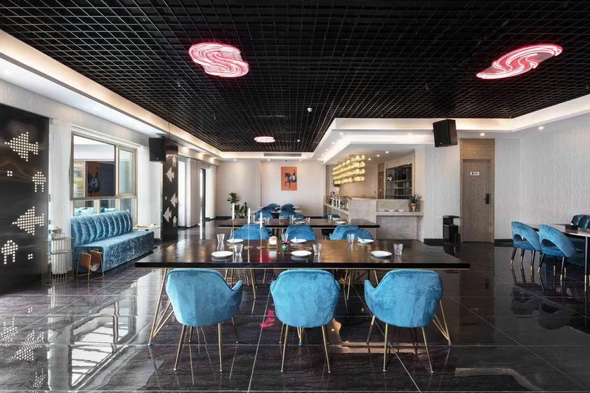 Style S Hotel (Linshui Hongfan Plaza Bus Terminal) - Image 1