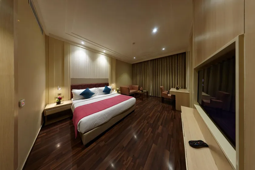 PALM GREEN HOTEL & RESORT - Image 1