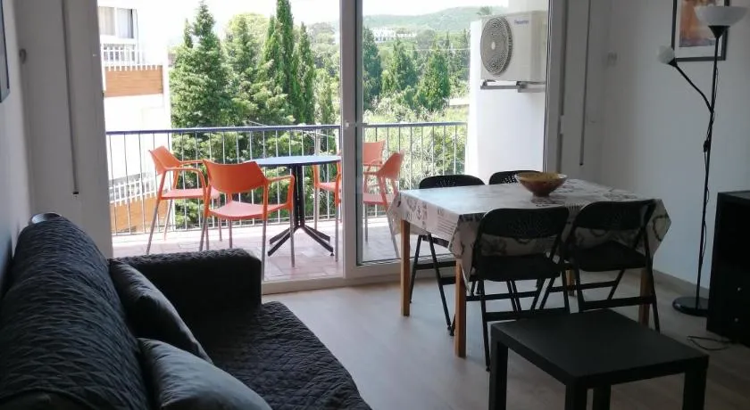 Apartament Passeig Maritim - Image 1
