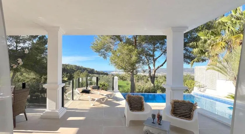Villa Sunset Bay - Image 1