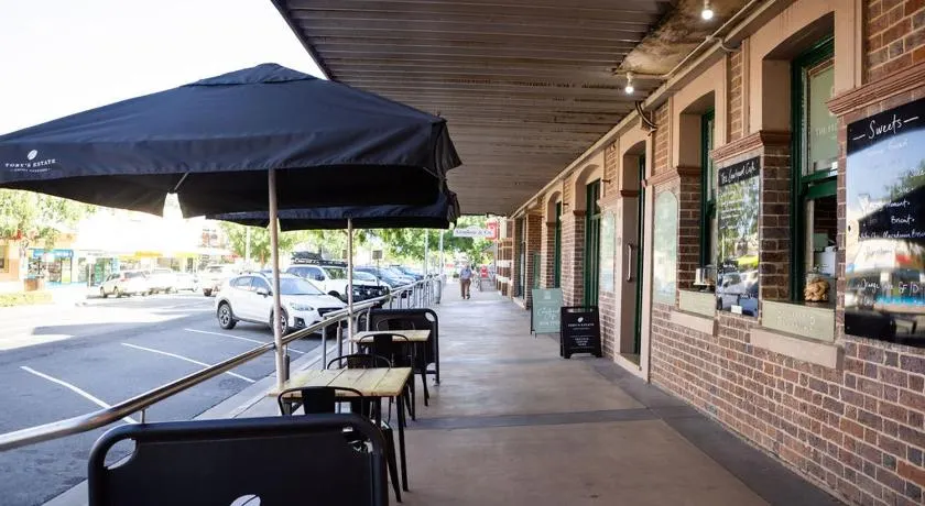 THE FED AND BED TEMORA - Image 1