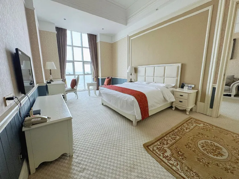 Yantai Lantian Hotel (Fisherman's Wharf Scenic) - Image 1