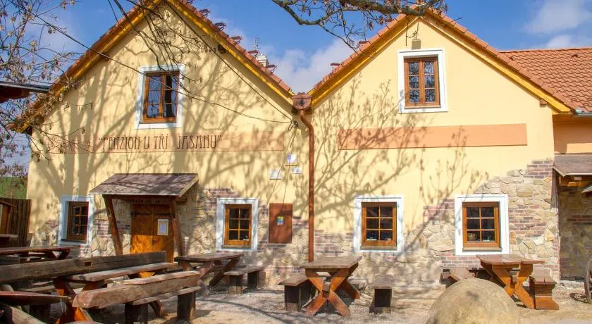 Restaurace & Penzion U Tří Jasanů - Image 1