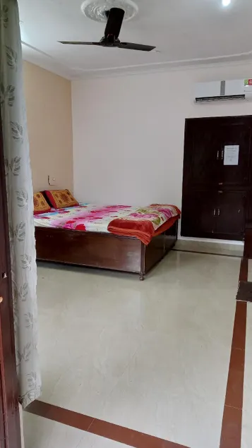 Chinmay Hostel & Yoga Centre - Image 1
