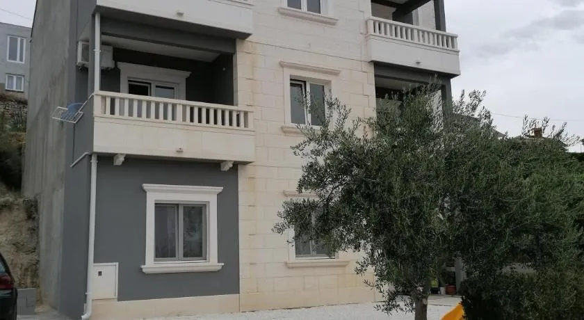 Apartments Dinko - Image 1