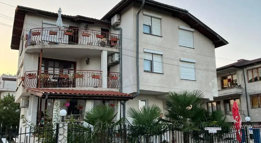 Ianakiev Guest House - Image 1