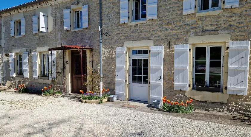 Une pause dans la la campagne, Escale au Clos Saint Martin de Juillers - Image 1