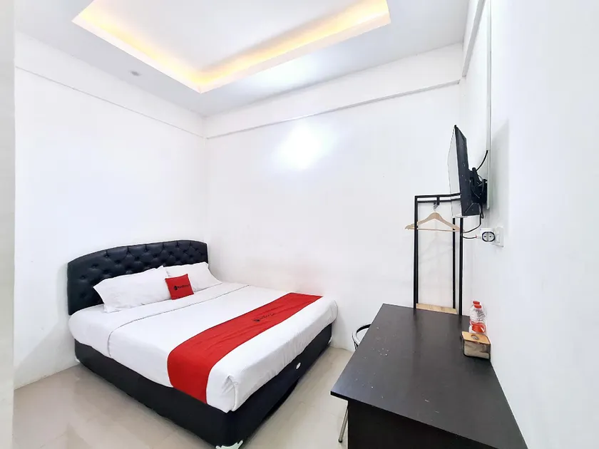RedDoorz near Stasiun Kediri - Image 1