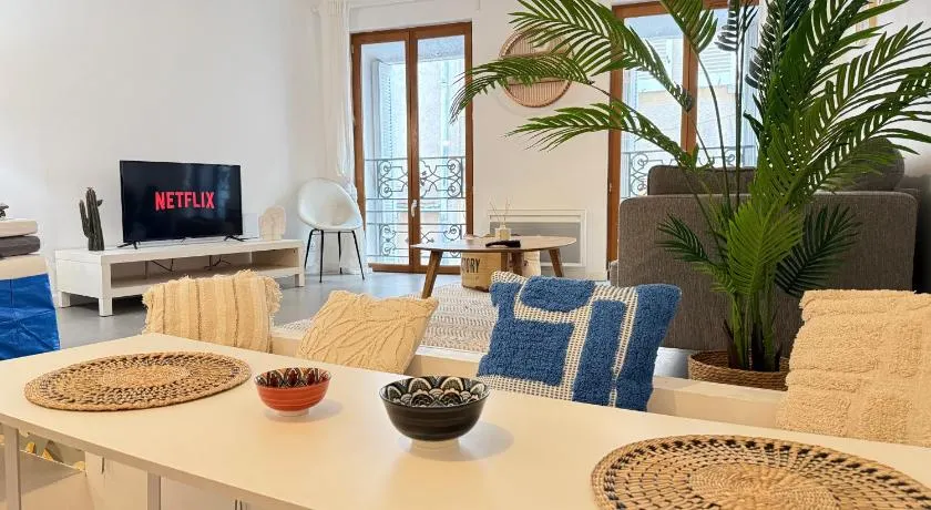 Chic et Cosy, Hyper centre - Image 1