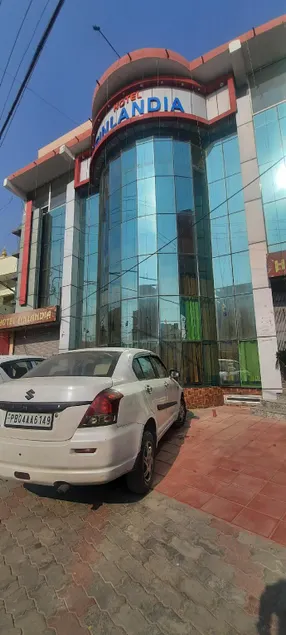 OYO New Finlandia Hotel And Funpark - Image 1
