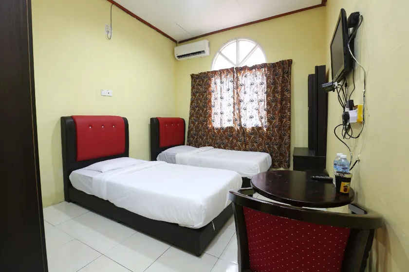 RAZ HOTEL PANTAI PERANGINAN KELULUT - Image 1