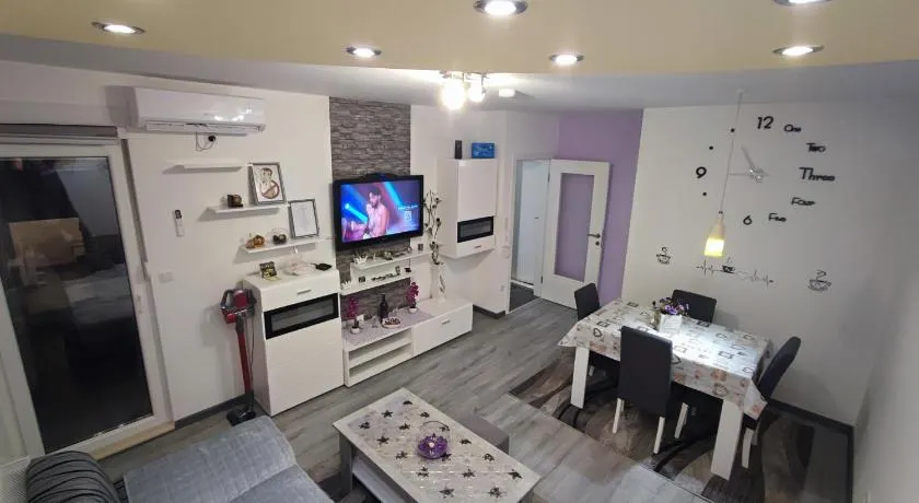 Stan na dan Apartman KRISFIL Prnjavor - Image 1