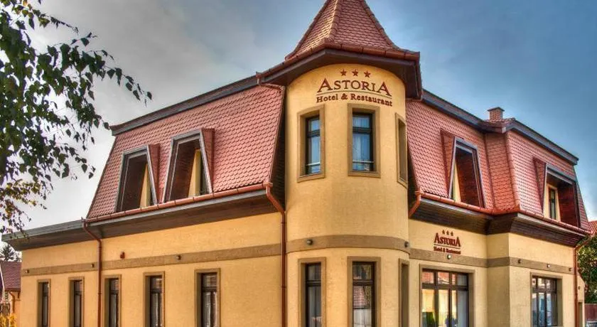 Astoria Hotel & Restaurant - Image 1
