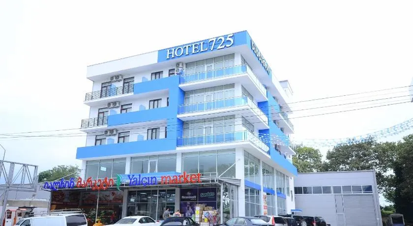 Hotel 725 B - Image 1