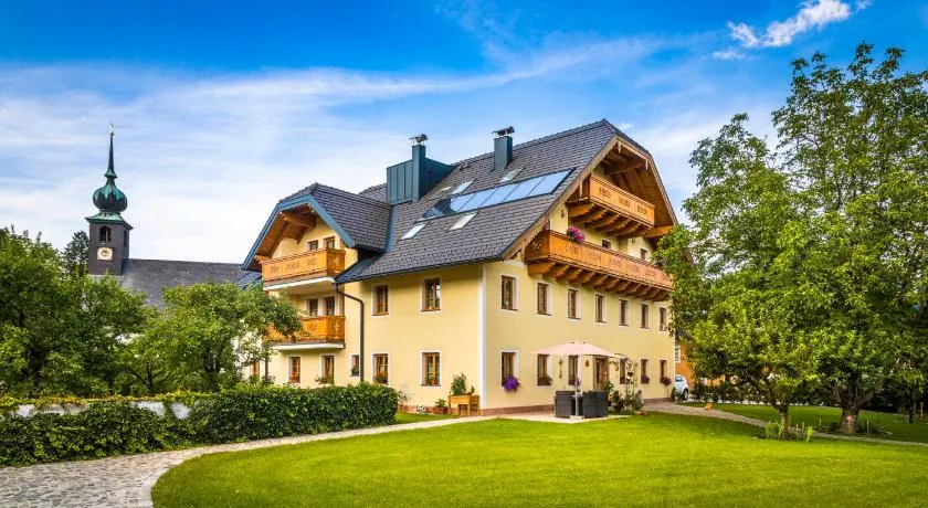 Landhaus Appartement Seidenwebergut Anif bei Salzburg - Image 1