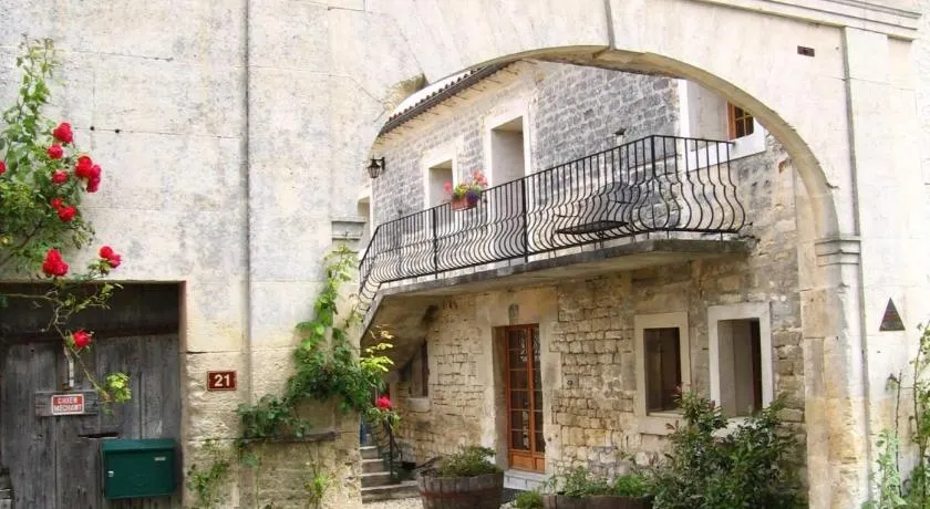 La Cour des Cloches - Image 1