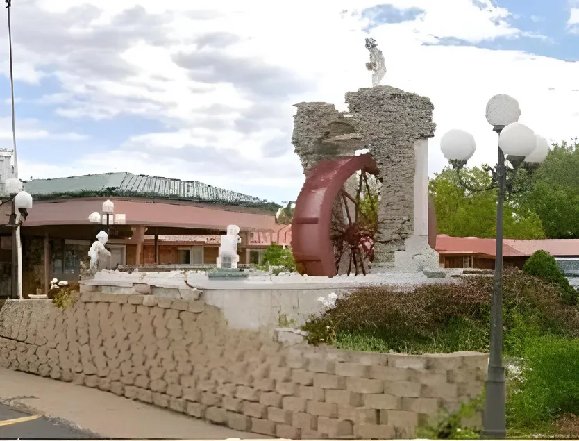 Woodland Inn - Image 1