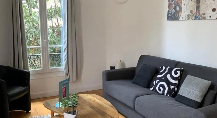 Nice Grand appartement face jardin - Image 1