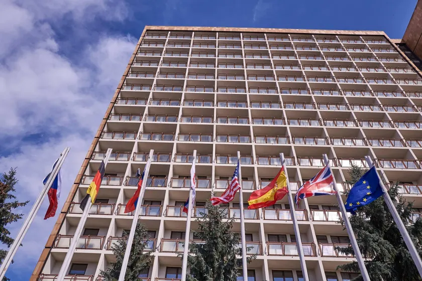 Hotel Krystal - Image 1