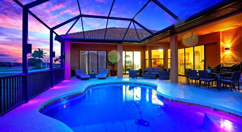 Luxury Villa in Punta Gorda Isles - Image 1