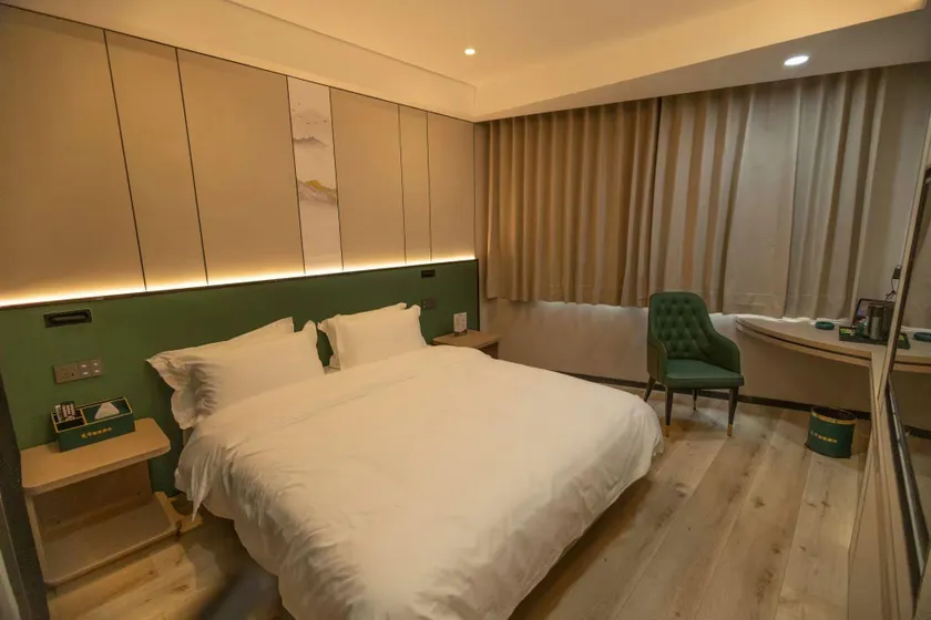 Kuanzhai Smart Hotel - Image 1