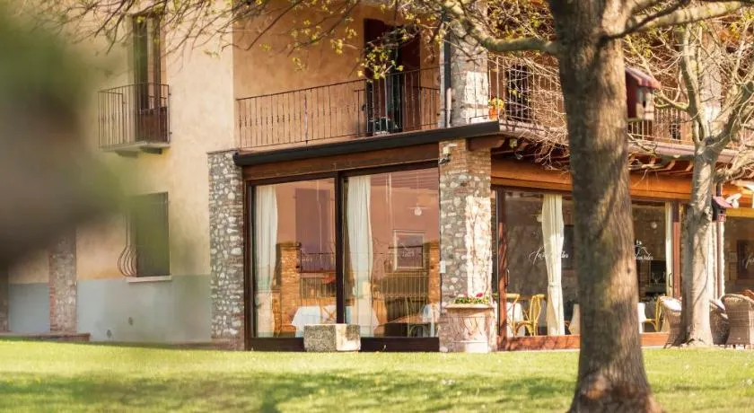 Fenil Conter Cottage & Suite - Image 1