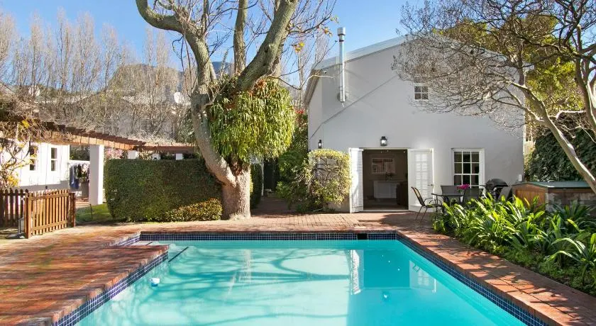 Magnolia Cottage - Image 1