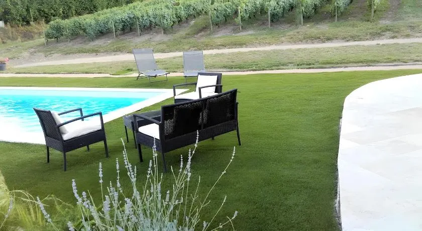 Voll ausgestattetes Studio mit Grill, Pool und Terrasse | Gartenblick - Image 1