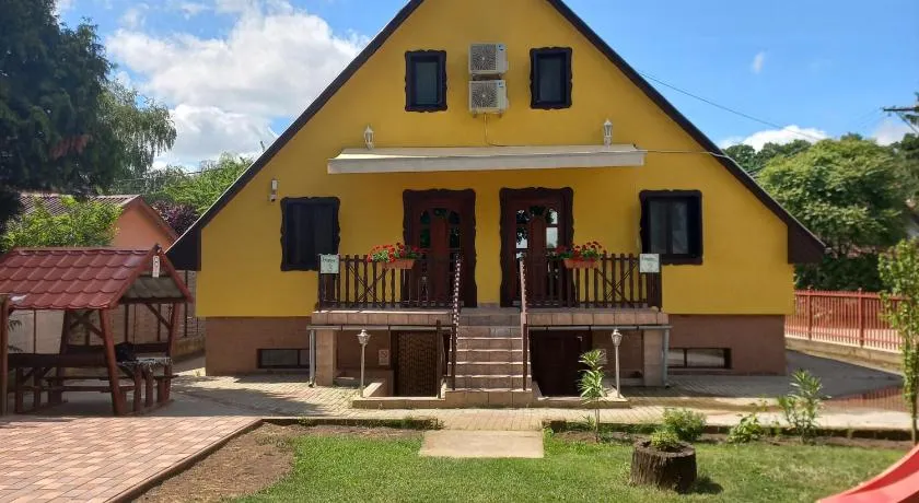 Krisztina Apartman 2-3 - Image 1