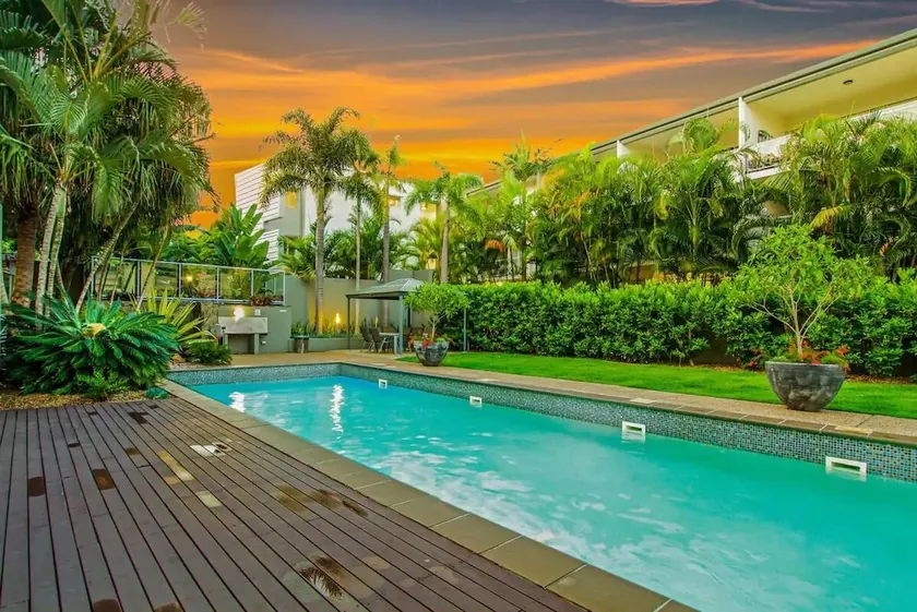 2BR Study Oasis in Beautiful Bulimba - Image 1