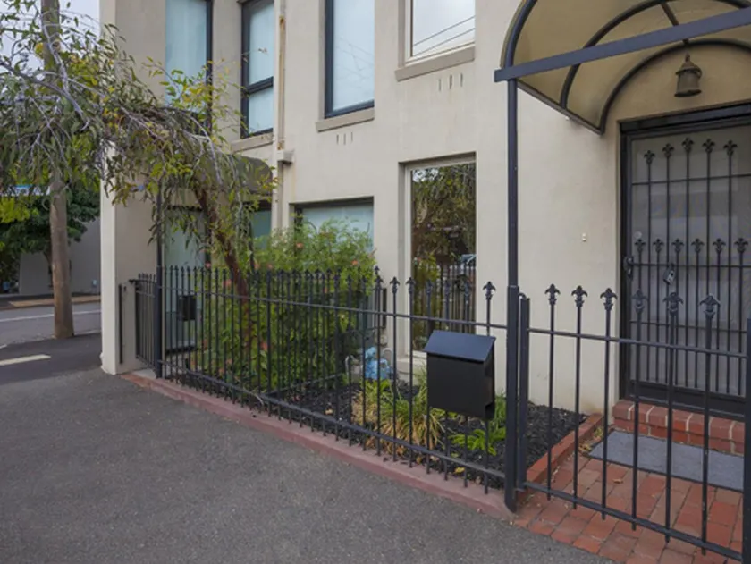 Boutique Stays - Central Park, South Melbourne Townhouse - Image 1