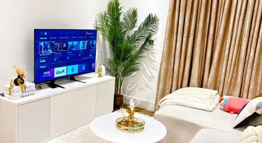 Comfort Room in a Town House - Image 1