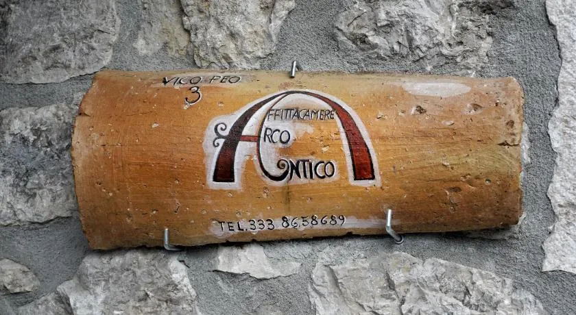 Affittacamere Arco Antico - Image 1
