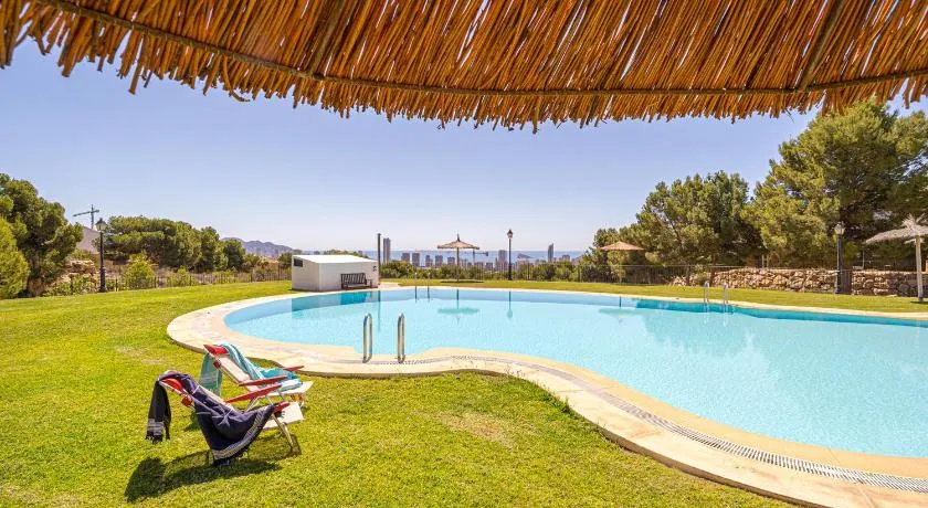 Bahia Vista - Chalet adosado con vista al mar Alquiler de corta duracion - Image 1