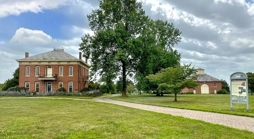 Rising Hall Bed & Breakfast - Image 1