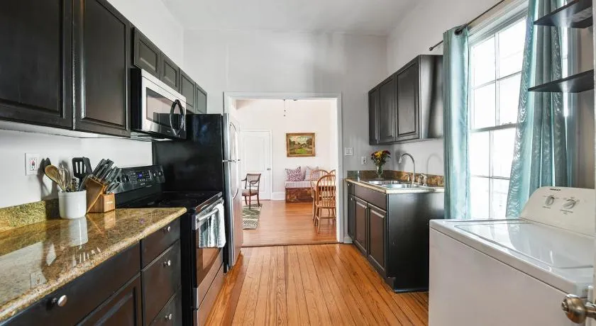 Montgomery House - Image 1