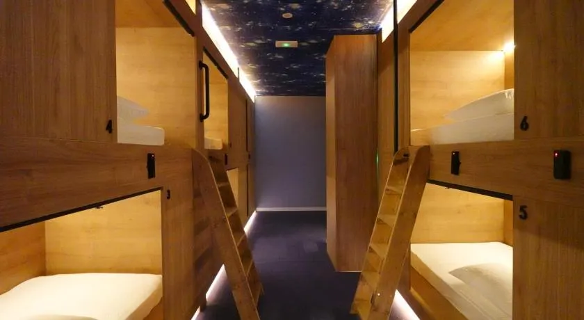 Joaquin Sorolla Pod Hostel - Image 1