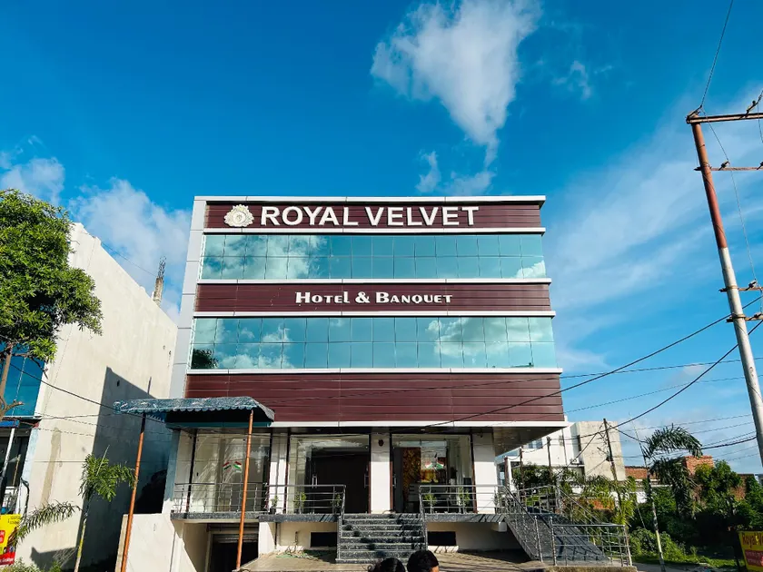 Royal Velvet Hotel & Banquet - Image 1