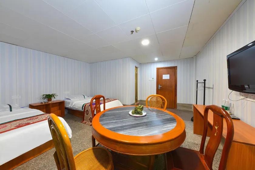 Shaoxian Hotel (Guangzhou North Railway Station) - Image 1
