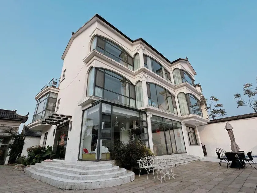 Suzhou Yuehu Yinjv Boutique Homestay (Taihu Lake Dongshan Scenic Area Branch) - Image 1