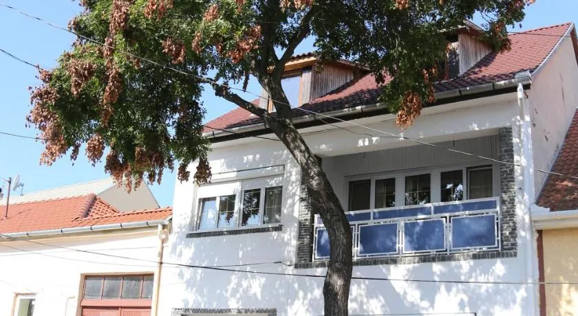 Hív-Lak Apartman - Image 1