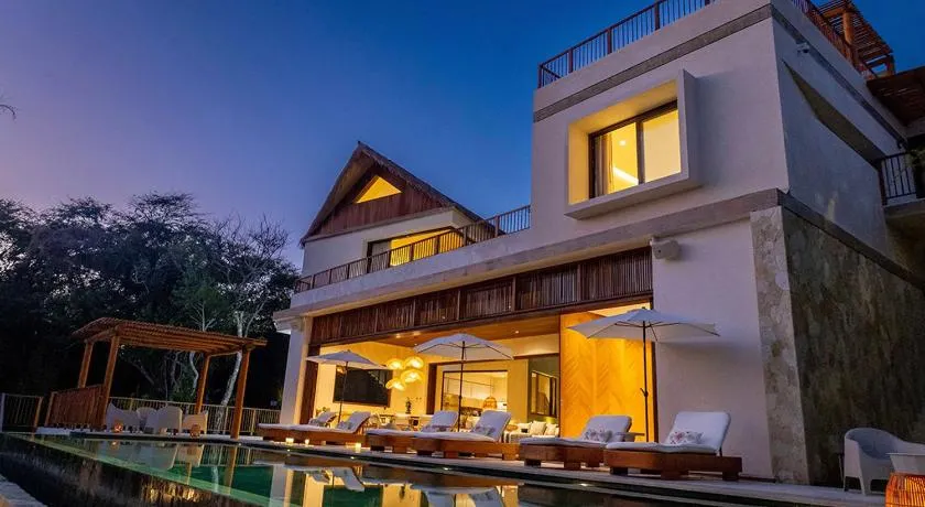 Casa Coral, Luxury Beachfront - Image 1