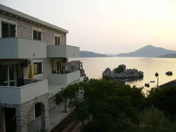 Guest House Villa Pastrovka - Image 1