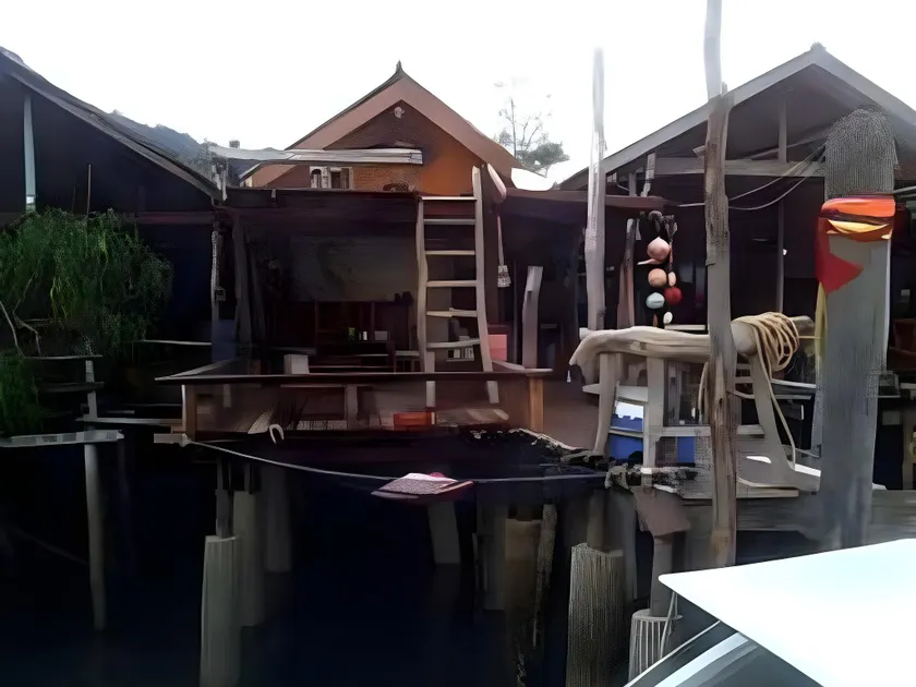 Peacock Hostel - Image 1